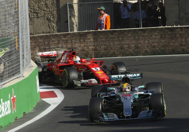 VN Azerbaijan: Vettel ispred Hamiltona