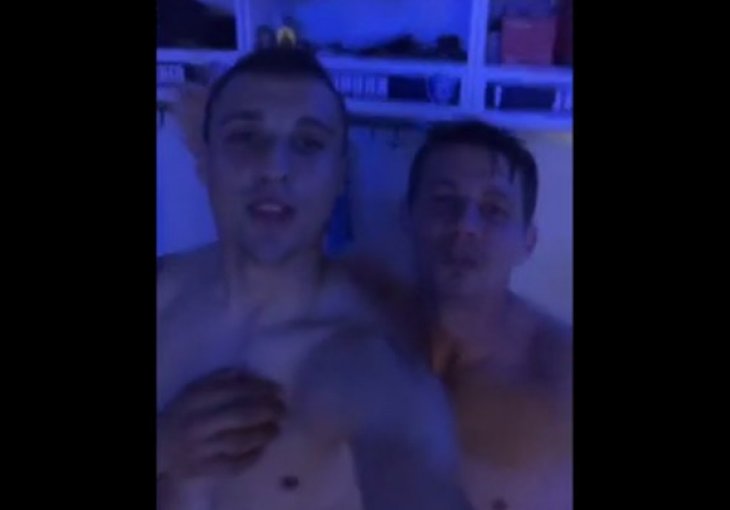LUDNICA U SVLAČIONICI NA BALKANSKI NAČIN Novi italijanski prvoligaš uz narodnjake proslavio ulazak u Serie A