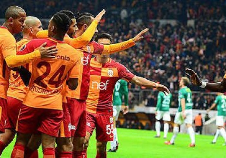 Bešiktaš je prvi otpao u borbi za titulu Turske Super lige, Galatasaray ponovo na prvom mjestu