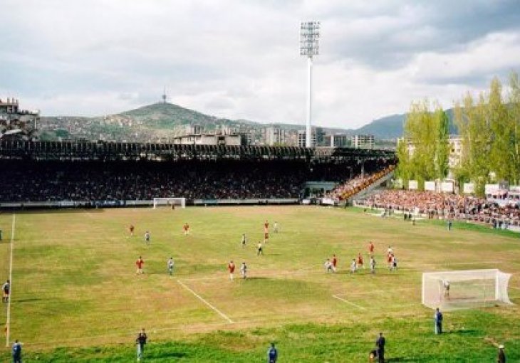 SIMBOL OTPORA GRADA HEROJA 22 godine od prve zvanične utakmice u 'Dolini čupova' nakon reintegracije Grbavice