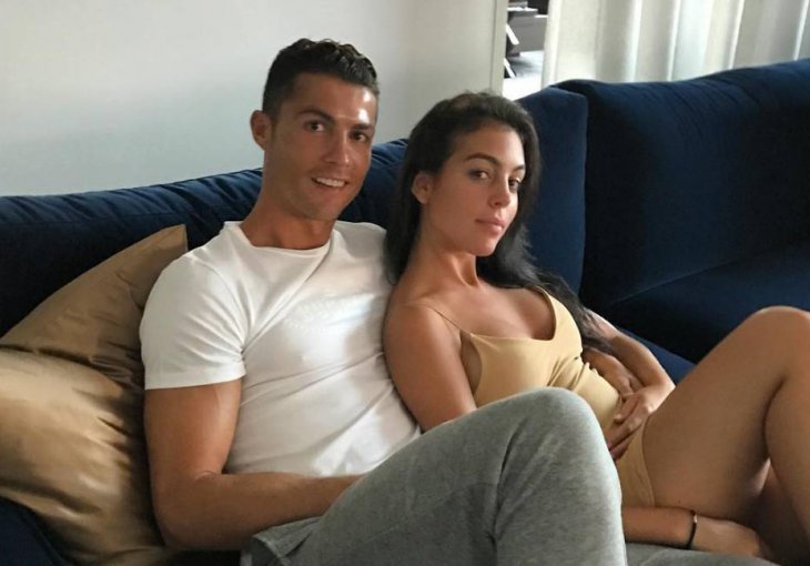 Cristiano Ronaldo zaprosio Georginu, a za cijenu prstena možete da živite kao car bar dva života