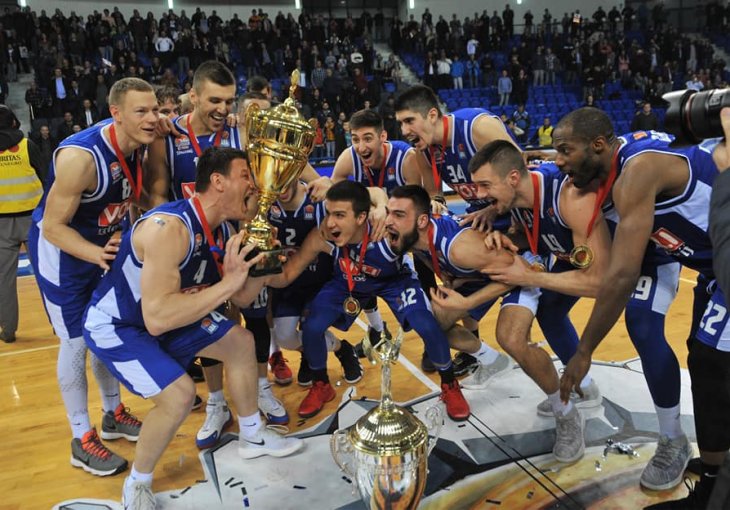 Neizvjesna sudbina Budućnosti u Euroligi : Zvezda traži svoju priliku