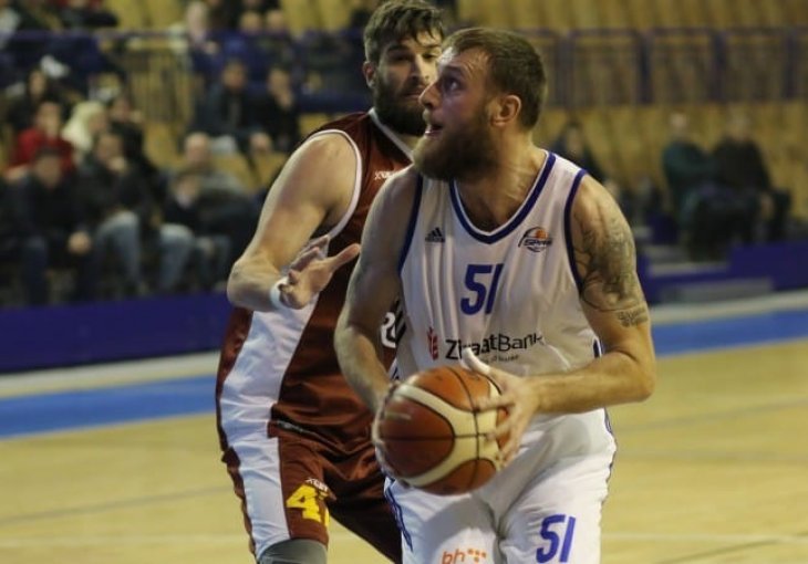 Nevjerovatni Šturanović donio Bosni Royal vodstvo protiv Sparsa