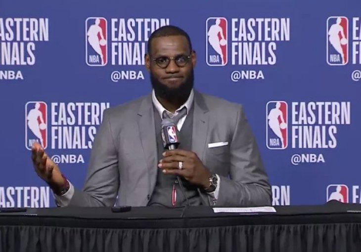 NEVJEROVATNA SCENA Zbog LeBron Jamesa svi su zanijemili, a nakon toga gromoglasan aplauz!