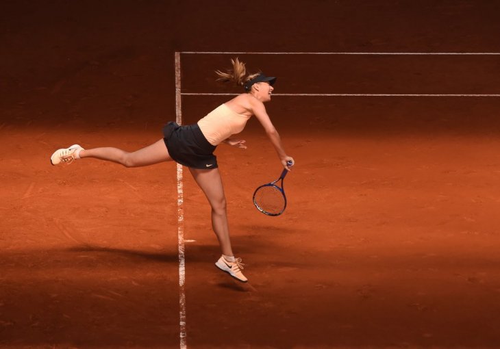 WTA RIM Maria Sharapova ne zna na koju stranu treba da ide i na kraju pobjeđuje,