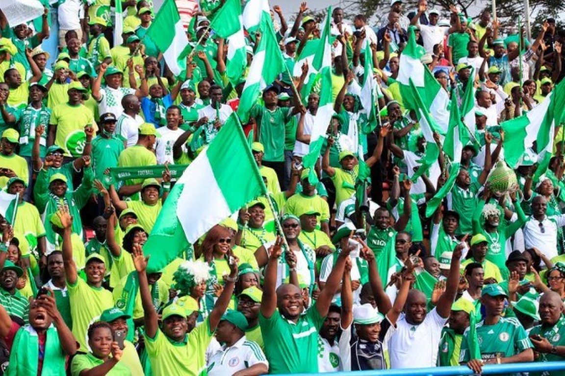 nigerian-football-soccer-fans