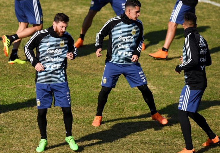 MESSI HVALI 