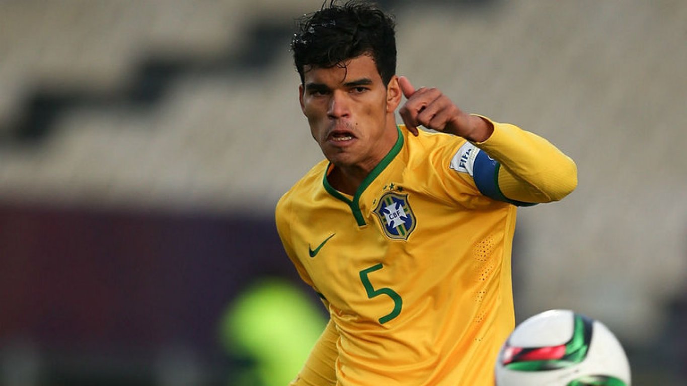 football-brazil-valencia-danilo-3325345