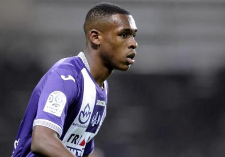 West Ham potpisao Toulouseovog defanzivca, zamjena stiže iz Beograda
