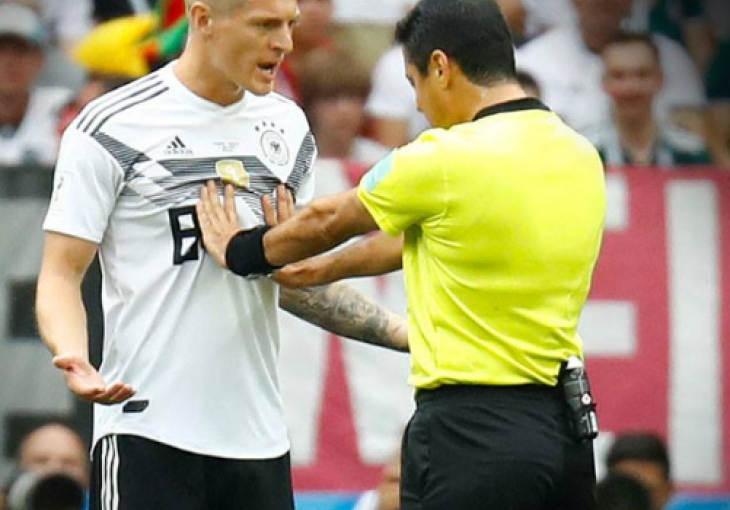 KROOS, ODMAKNI! Ovako je iranski sudija 
