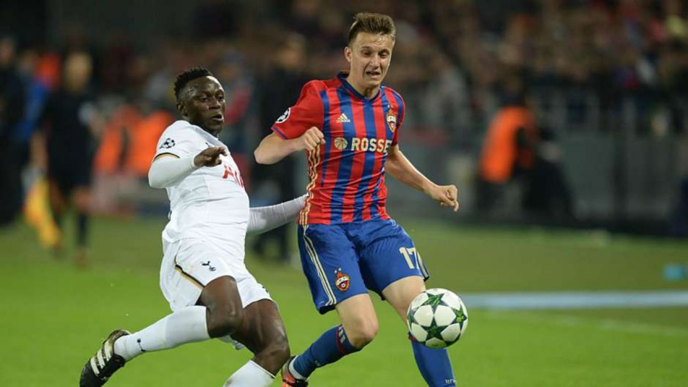 victor-wanyama-tackles-aleksandr-golovin-r-of-cska-moscow-1rzdd65bmnc4q1b08zt51m3t06