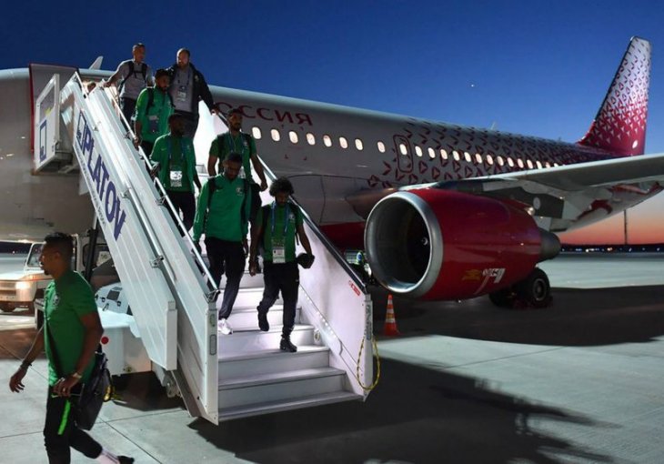ZAPALIO SE AVION REPREZENTACIJE SAUDIJSKE ARABIJE U TOKU LETA ZA MOSKVU: Pogledajte dramatične snimke!