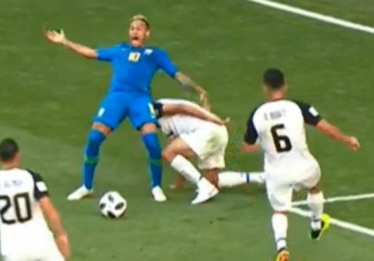 POBJEDA VAR-a! Neymar na sramotan način odglumio, sudija pokazao na penal pa ga poništio