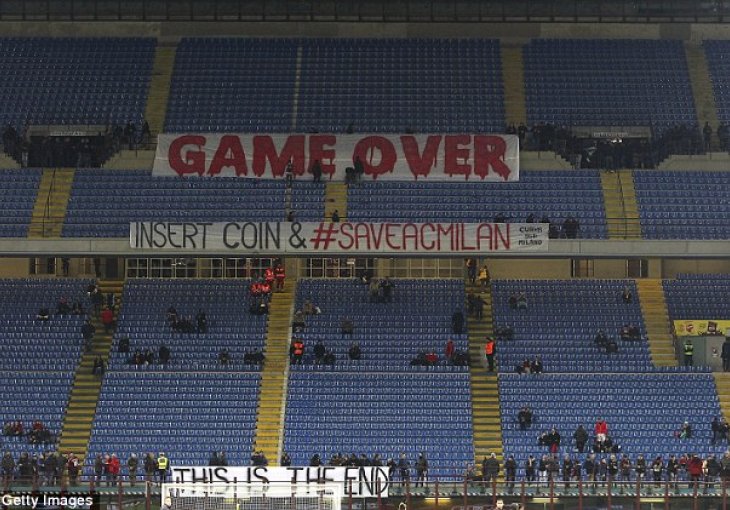 ITALIJANSKI MEDIJI SE OBRUŠILI NA MILAN: Kaljate ugled državnog fudbala, Milan rigorozno kažnjen!