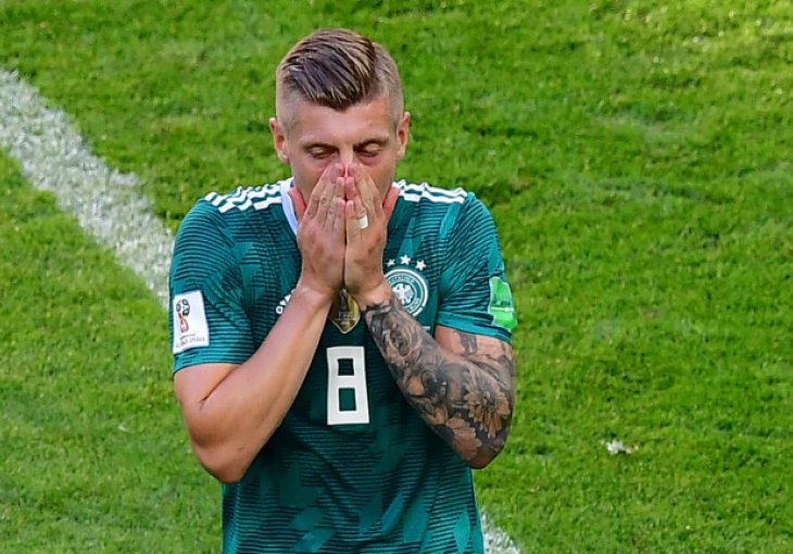 NIJEMCI 'RAZAPELI' SVOJE ZVIJEZDE, S NASLOVNICA 'VRIŠTE' KRITIKE: Löw opisao 'stravu iz svlačionice'