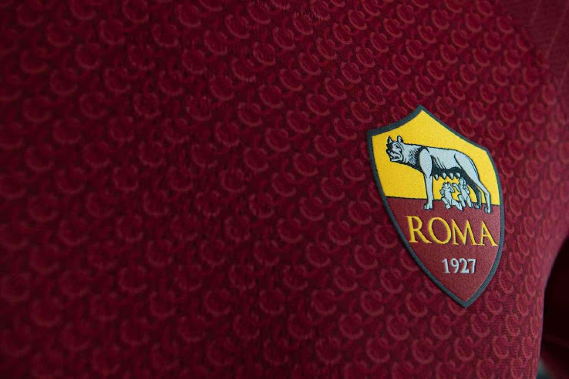 roma-18-19-home-kit-3