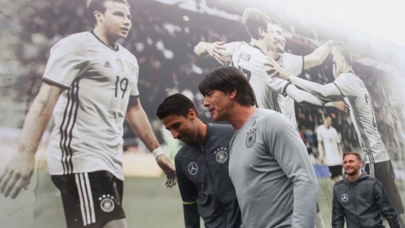 loew-khedira-getty-3476365