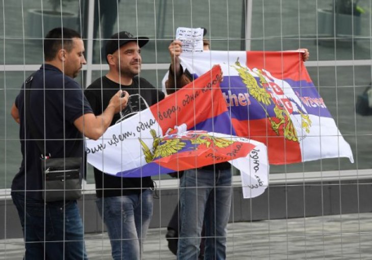 UEFA ponovo kaznila Srbiju: Uvredljivi politički transparenti!