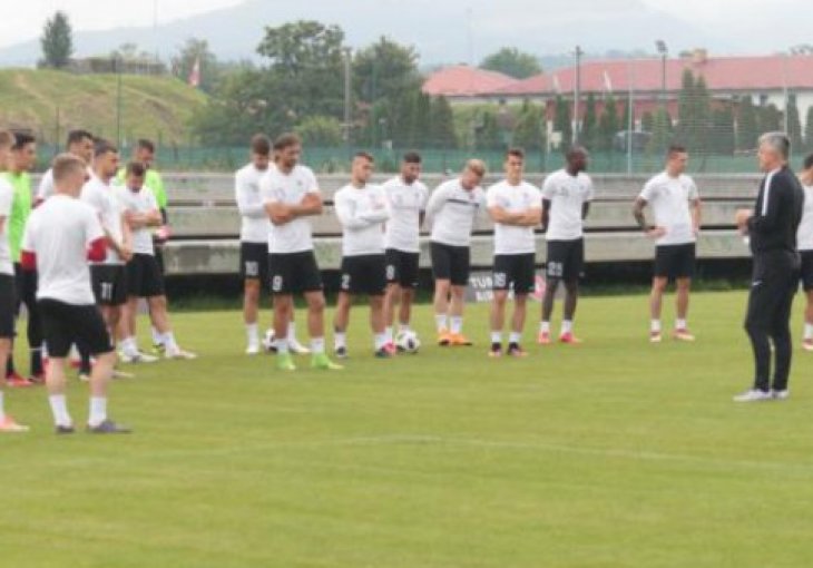 Fudbaleri Sarajeva obavili posljednji trening pred let za Armeniju