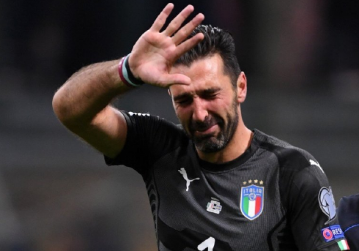  Dirljive scene dok Buffon oblači dres kluba koji nije Juventus