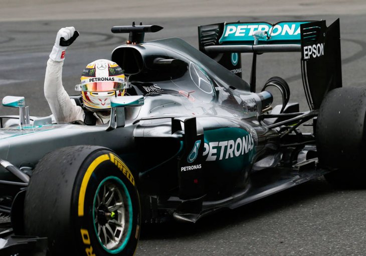 Hamilton ruši rekorde na domaćem tlu: Novi pole position u Silverstonu