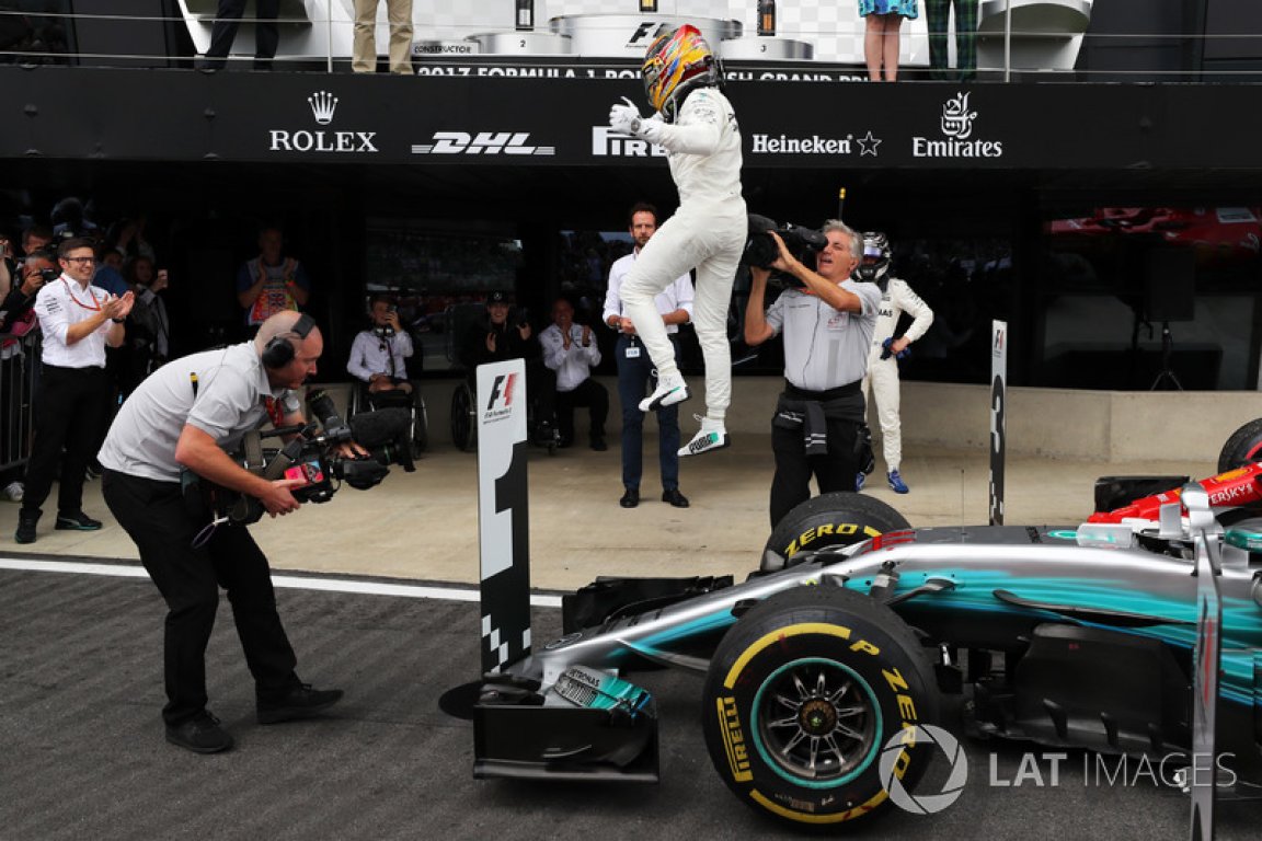 f1-british-gp-2017-race-winner-lewis-hamilton-mercedes-amg-f1-w08
