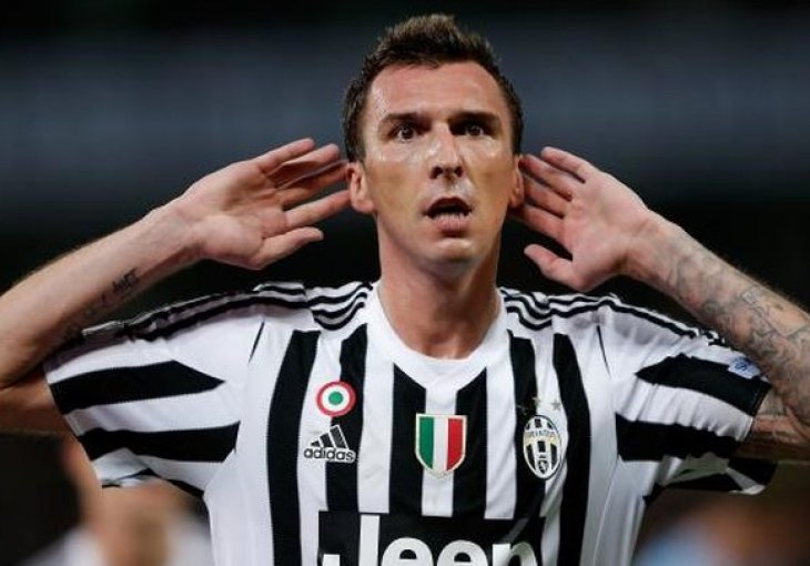 Mandžukić častio navijače u rodnom kraju: Šaljem vam 25.000 kuna,ali naručite ovo!