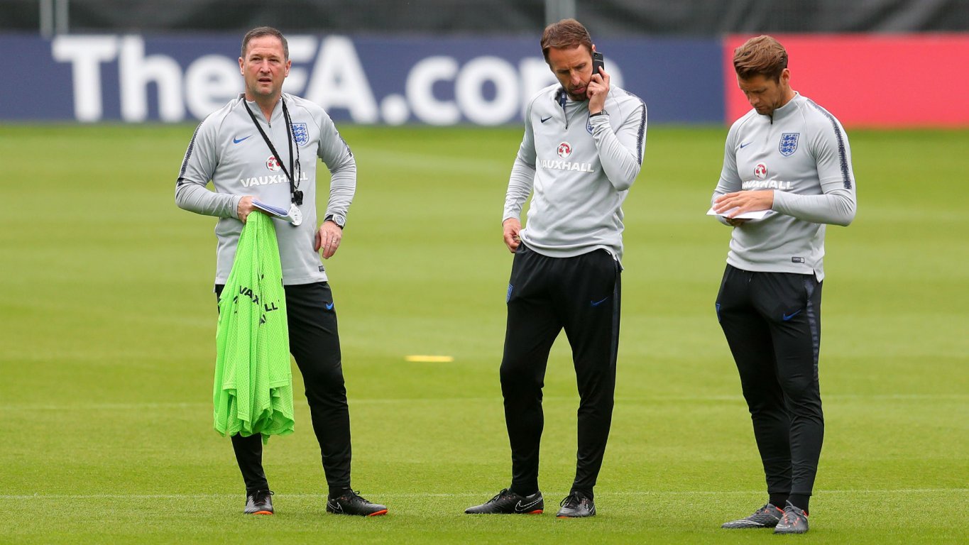 england-allan-russell-world-cup-08072018-1uqp3f2r06djb1kkbdi5nkn8rt