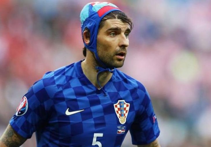 JESTE LI SE IKADA ZAPITALI Zašto hrvatski navijači nose vaterpolo kapice na fudbalskim utakmicama?