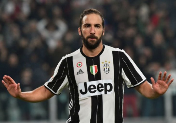 Higuain drži klubove u šahu: Juventus želi da ga se riješi, Milan ne može da plati željeni iznos