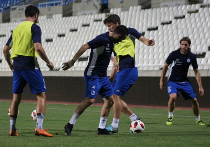 Plavi obavili trening na GSP Arena, sutra duel s Apollonom