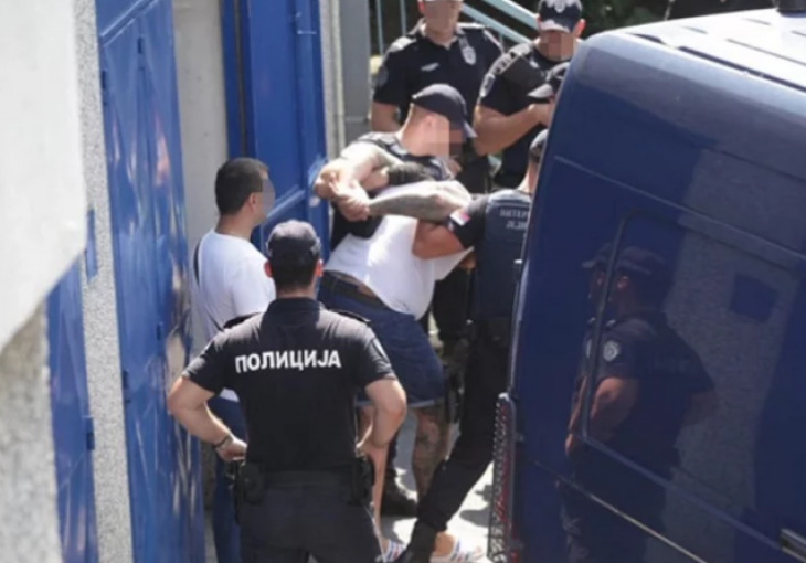 KOŠTAO IH VANDALIZAM U SRBIJI Pogledajte kako je policija na brutalan način privela navijače Hajduka
