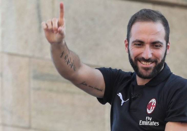 KAKVA BOMBA HIGUAINA ZA MILAN: Uprava Juventusa proklinje dan kad su ga pustili, navijači se hvataju za glavu!