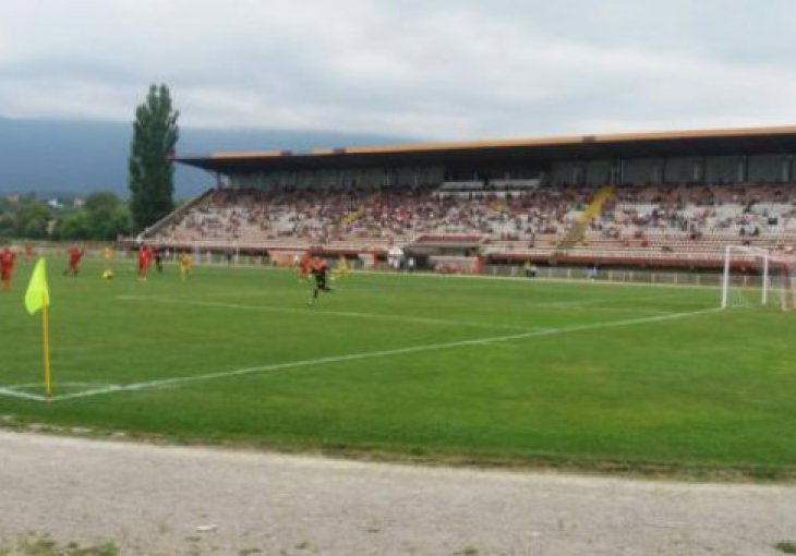 Akcija zamjene stolica na stadionu u Bihaću, svlačionice popravljene