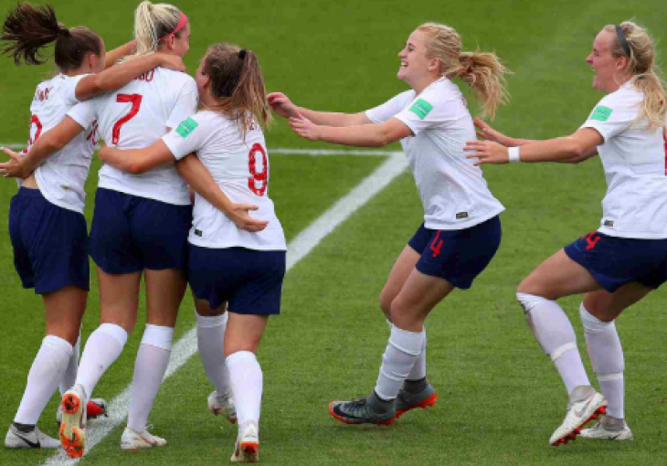 OVO JE NAJČUDNIJI GOL U HISTORIJI FUDBALA: Milioni pregleda za nekoliko sati, svi su potpunom čudu!