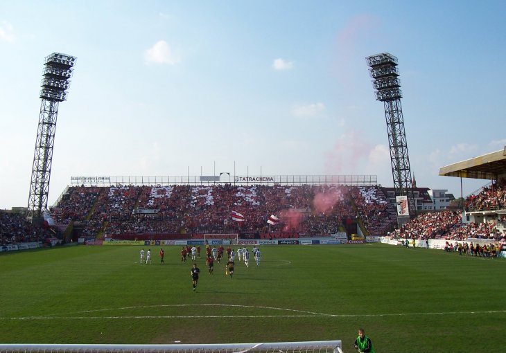 Iz Crvene Zvezde nezadovoljni: Stadion u Trnavi je u užasnom stanju