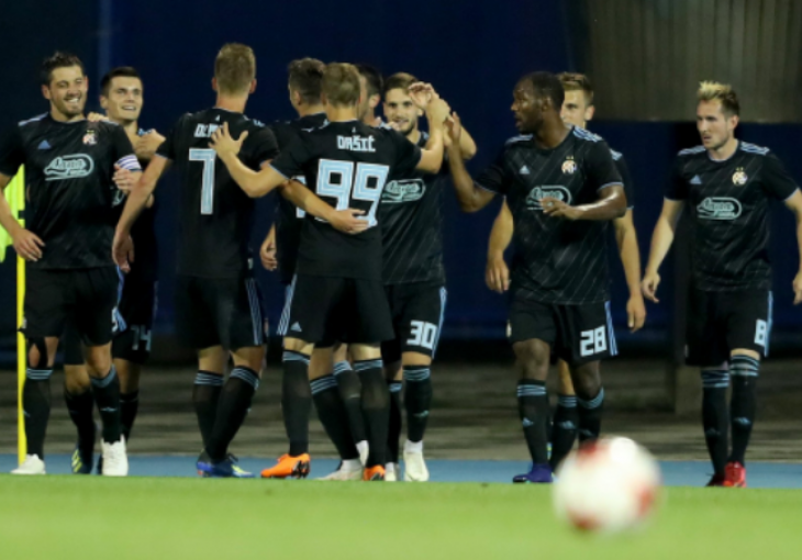 AH, MERAKA... Igrači Dinama plasman u play-off proslavili hitom Halida Bešlića