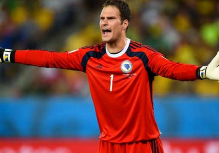 TENZIJE NA VRHUNCU: Oglasio se Asmir Begović i BRUTALNO ušutkao Roberta Prosinečkog!
