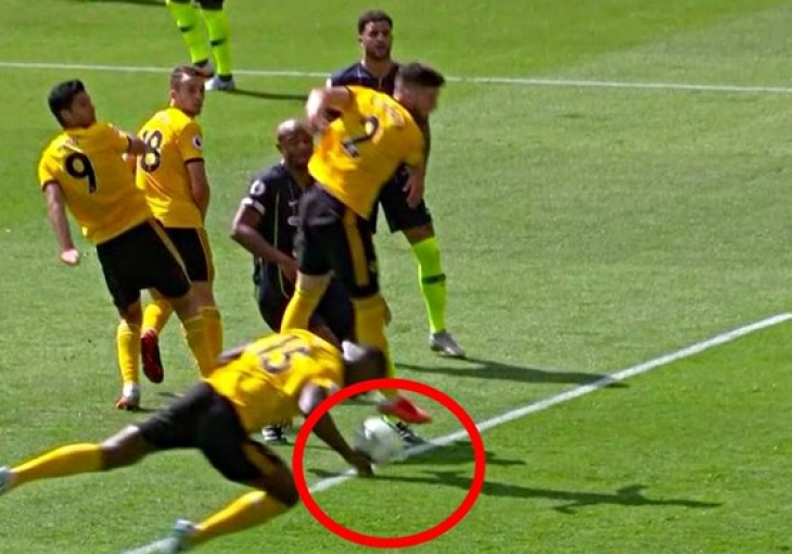 Wolves postigao gol rukom i 