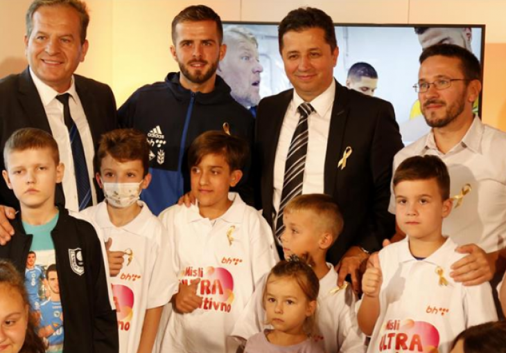 Miralem Pjanić posjetio Roditeljsku kuću