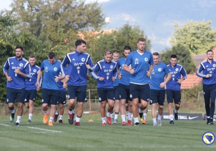 Zmajevi stigli u Sjevernu Irsku, danas će odraditi i trening