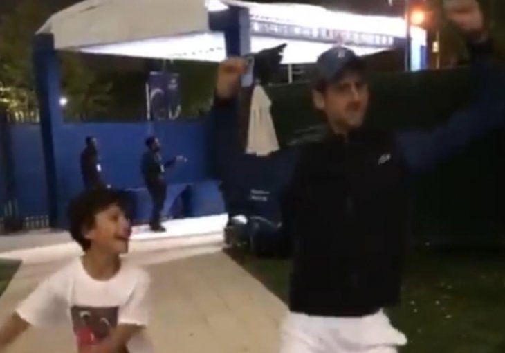JEDAN LIJEVO, DESNO DVA: Novak đuskao nakon plasmana u finale, a njegovi pokreti će vas dovesti do suza