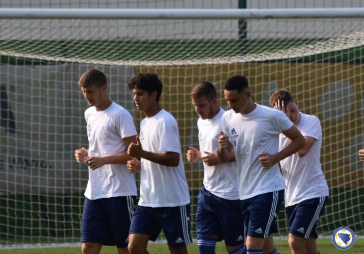 SPREMAJU SE ZA ELITNI KRUG Juniori počeli pripreme za prijateljsku utakmicu protiv Srbije