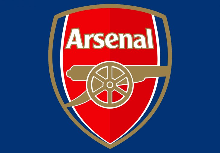 ARSENAL PREGOVARA SA NOVIM GOLMANOM Čeh ide u penziju