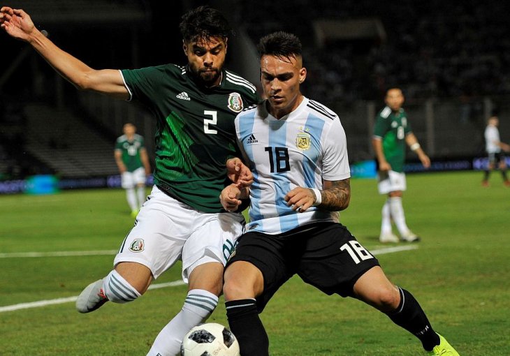 Gaučosi u kombinovanom sastavu odlični protiv Meksika, Alexis Sanchez tragičar Čilea