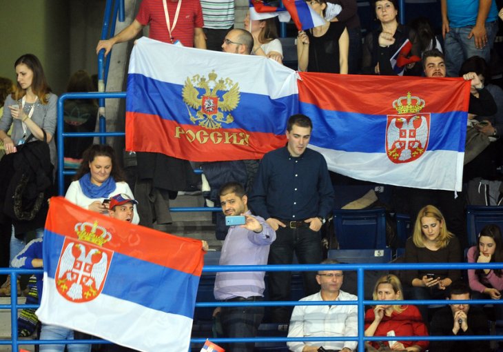 PALILI SRPSKU ZASTAVU I POZIVALI NA PAKT SA HRVATIMA: Historija duela sa Ukrajinom nimalo ne ide u prilog Srbiji! Dali su im samo jedan gol (VIDEO)