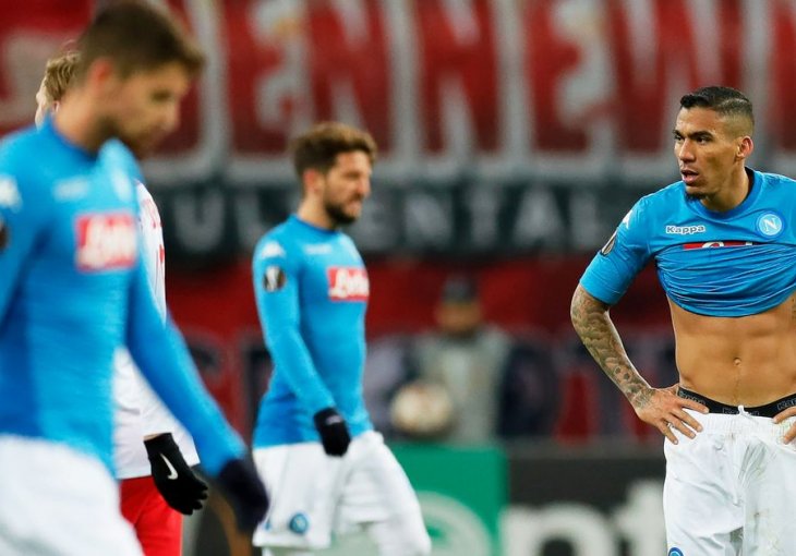 Napoli spasio bod u finišu, Lacio ispustio pobjedu u Firenzi