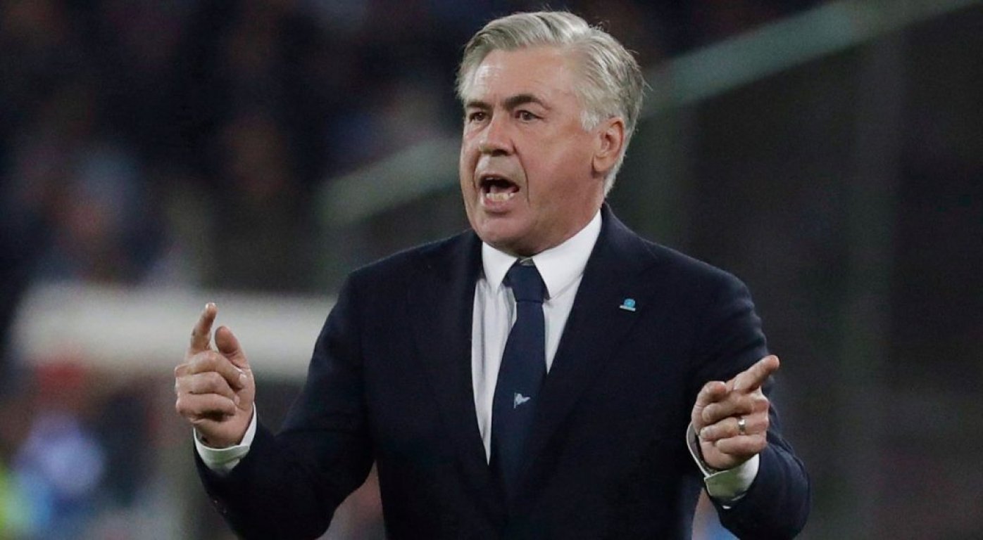 carlo-ancelotti-gives-out-instructions-1040x572