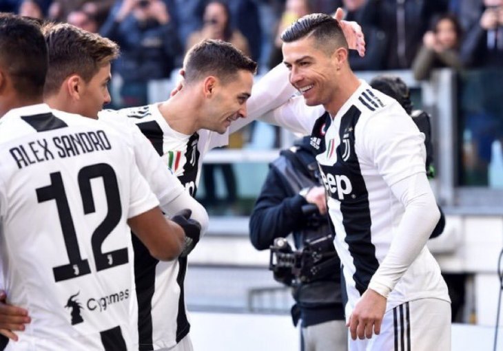 Juventus savladao Sampdoriju uz pomoć VAR-a i KONTROVERZNIH odluka sudije zbog kojih će se voditi rasprava u Italiji!