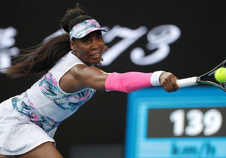Kokinakis razočarao Australijance, Venus se pridružila sestri